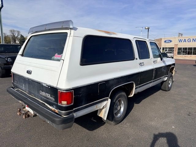 1990 Chevrolet Suburban Base