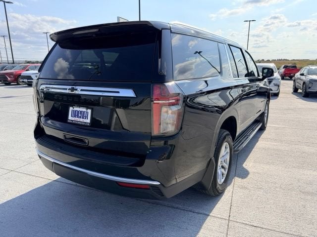 2023 Chevrolet Suburban LT