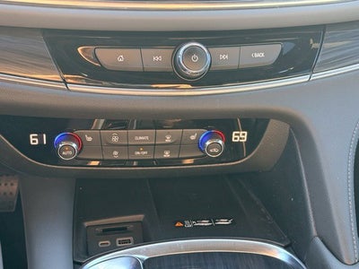 2022 Buick Enclave Essence