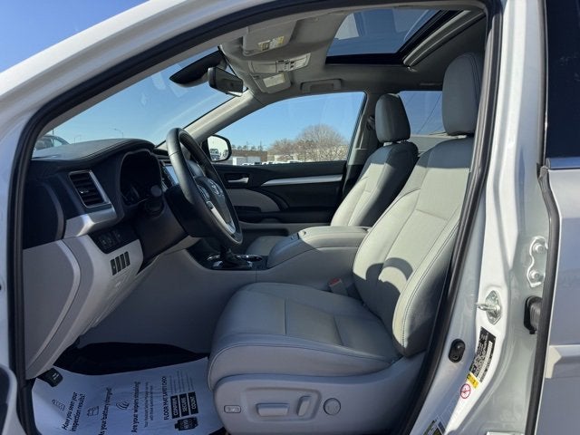 2019 Toyota Highlander SE