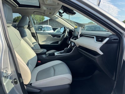 2022 Toyota RAV4 Hybrid XLE Premium