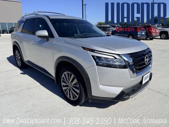 2023 Nissan Pathfinder SL