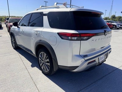 2023 Nissan Pathfinder SL