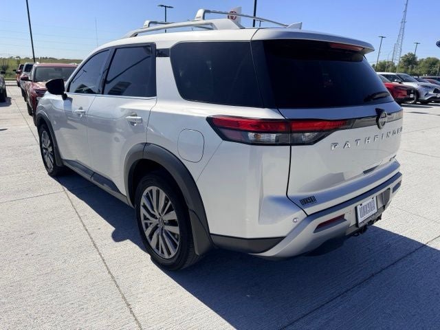 2023 Nissan Pathfinder SL