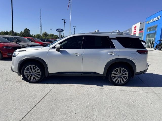 2023 Nissan Pathfinder SL
