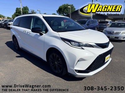 2022 Toyota Sienna XSE 7 Passenger
