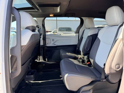 2022 Toyota Sienna XSE 7 Passenger