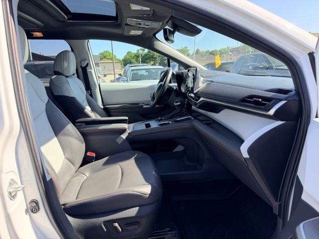 2022 Toyota Sienna XSE 7 Passenger