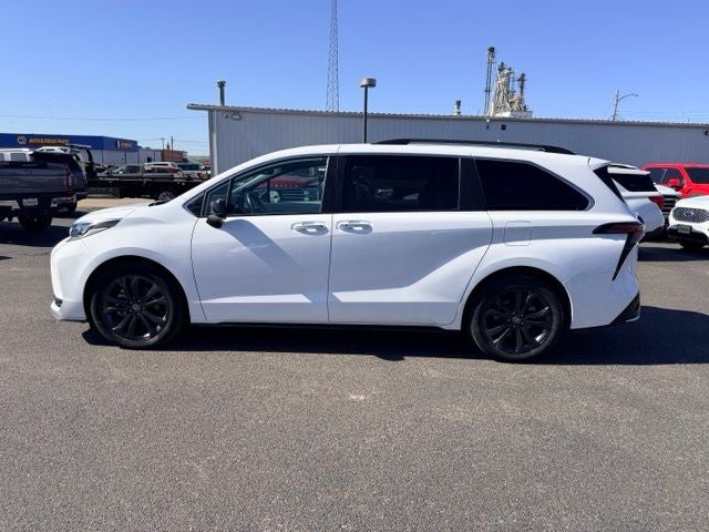 2022 Toyota Sienna XSE 7 Passenger