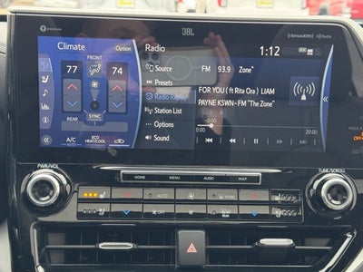 2022 Toyota Highlander Hybrid Platinum