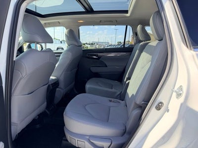 2021 Toyota Highlander Platinum