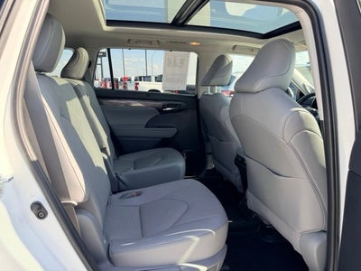 2021 Toyota Highlander Platinum