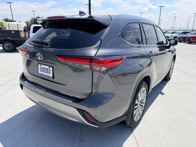 2022 Toyota Highlander Platinum