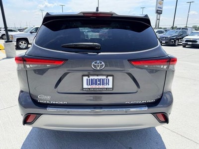 2022 Toyota Highlander Platinum
