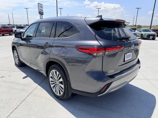 2022 Toyota Highlander Platinum