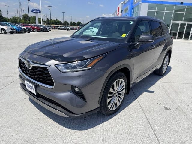 2022 Toyota Highlander Platinum