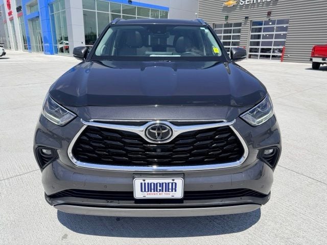 2022 Toyota Highlander Platinum