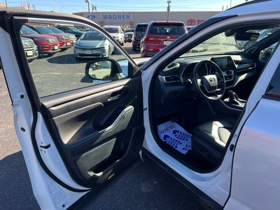 2022 Toyota Highlander XSE