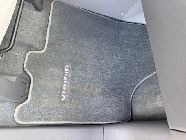 2020 Toyota Sienna LE 8 Passenger