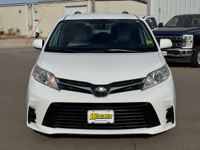 2020 Toyota Sienna LE 8 Passenger