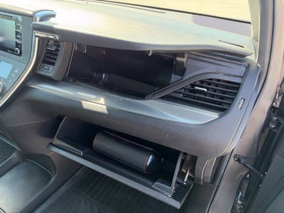 2018 Toyota Sienna SE 8 Passenger