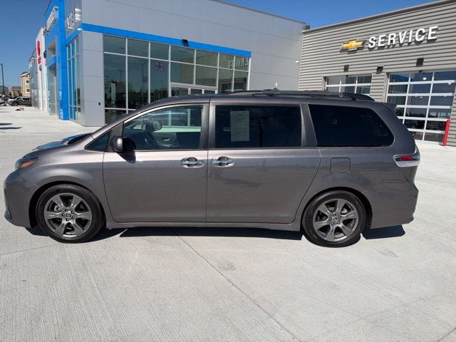 2018 Toyota Sienna SE 8 Passenger