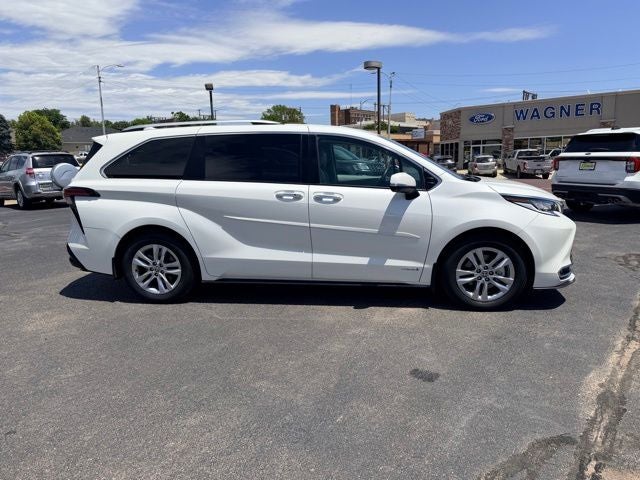2021 Toyota Sienna Limited 7 Passenger