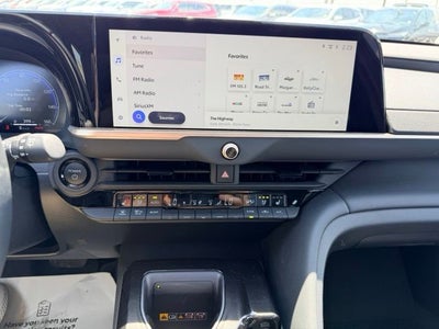 2025 Toyota Crown Signia Limited