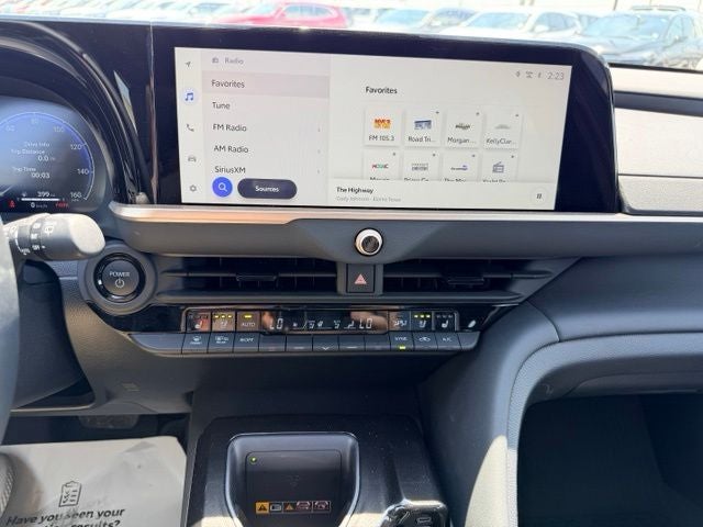 2025 Toyota Crown Signia Limited