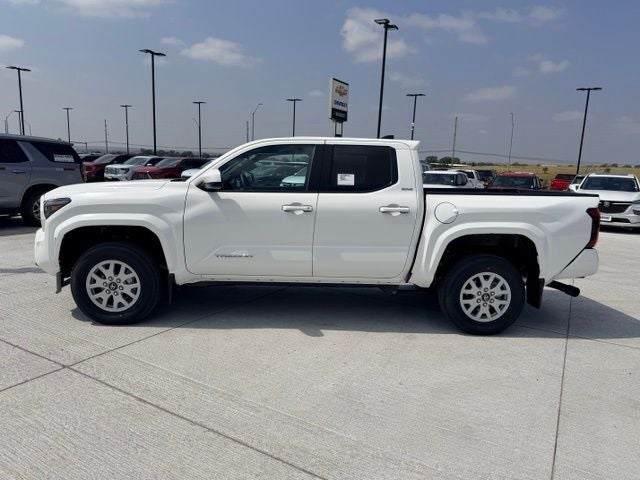 2026 Toyota Tacoma SR5 - Photo 6