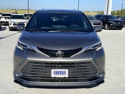 2026 Toyota Sienna Platinum