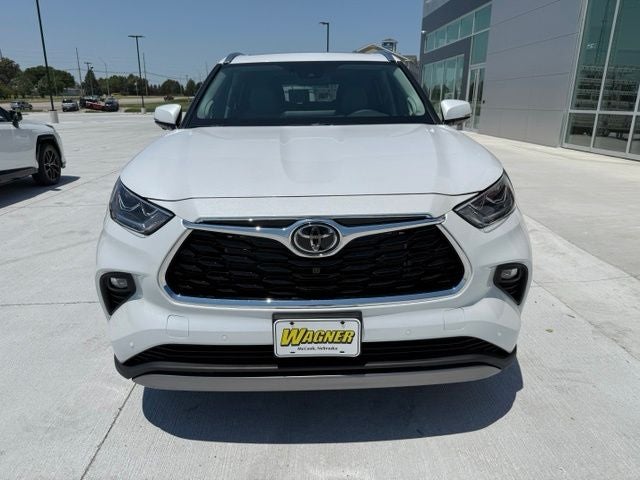 2026 Toyota Highlander Platinum