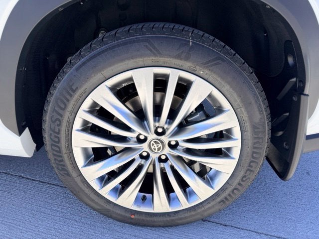 2026 Toyota Highlander Platinum