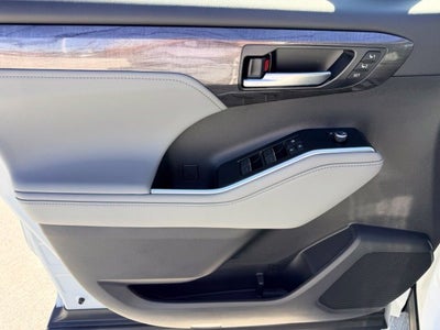 2026 Toyota Highlander Platinum