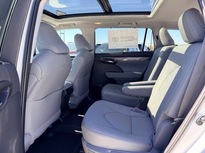 2026 Toyota Highlander Platinum