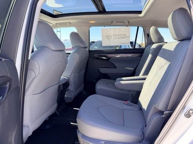 2026 Toyota Highlander Platinum