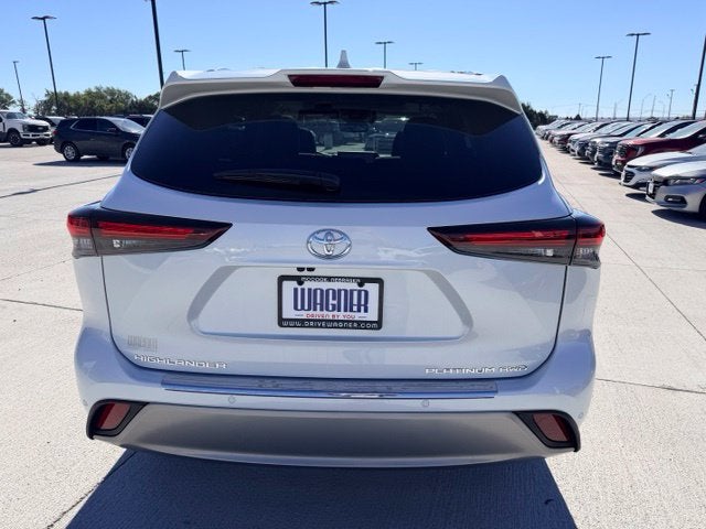2026 Toyota Highlander Platinum