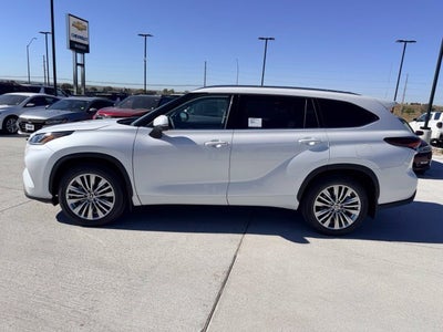 2026 Toyota Highlander Platinum