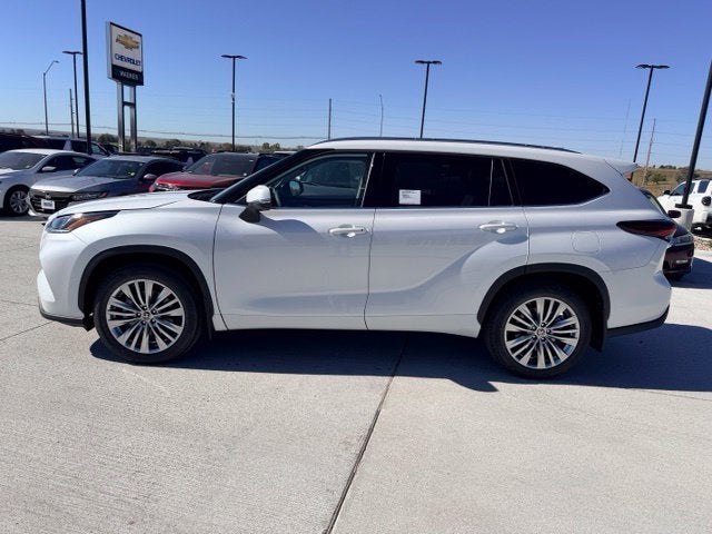 2026 Toyota Highlander Platinum