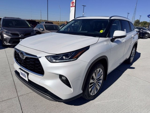 2026 Toyota Highlander Platinum