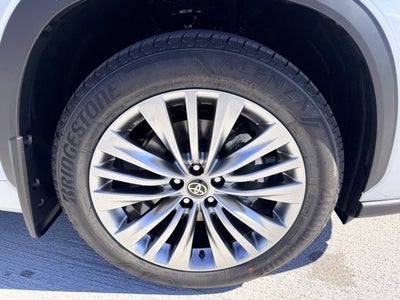 2026 Toyota Highlander Platinum