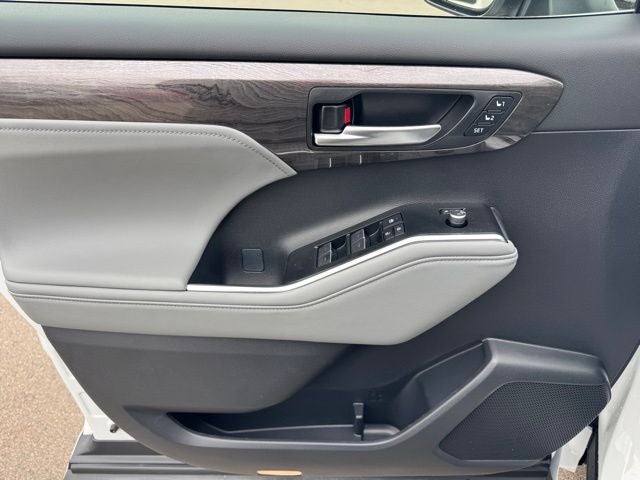 2026 Toyota Highlander Hybrid Limited