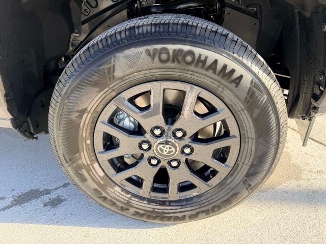 2026 Toyota 4Runner SR5 - Photo 9